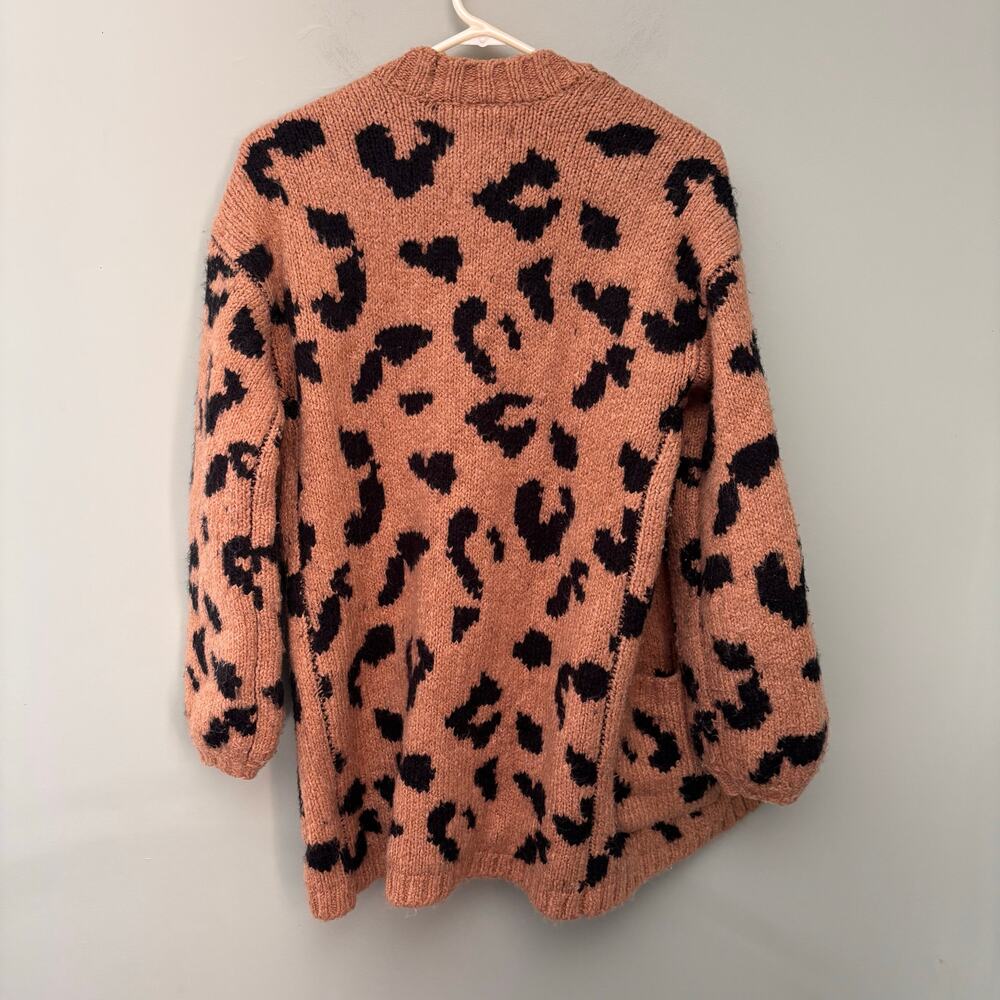 Abercrombie Leopard Print Chunky Knit Open Front Sweater - Picture 3 of 3